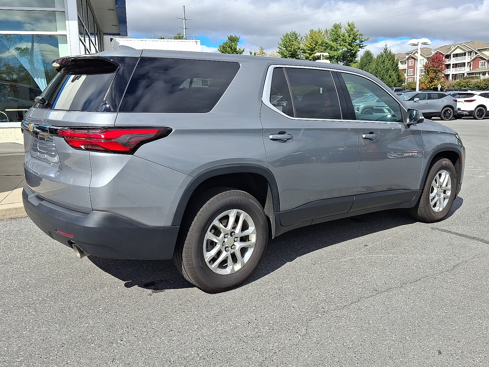 Certified 2023 Chevrolet Traverse LS w/ Safety Package FWD image 7