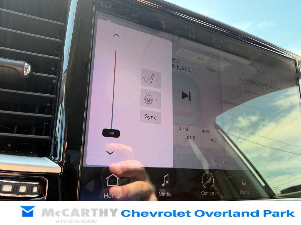 Used 2024 Chrysler Pacifica Touring-L FWD image 14