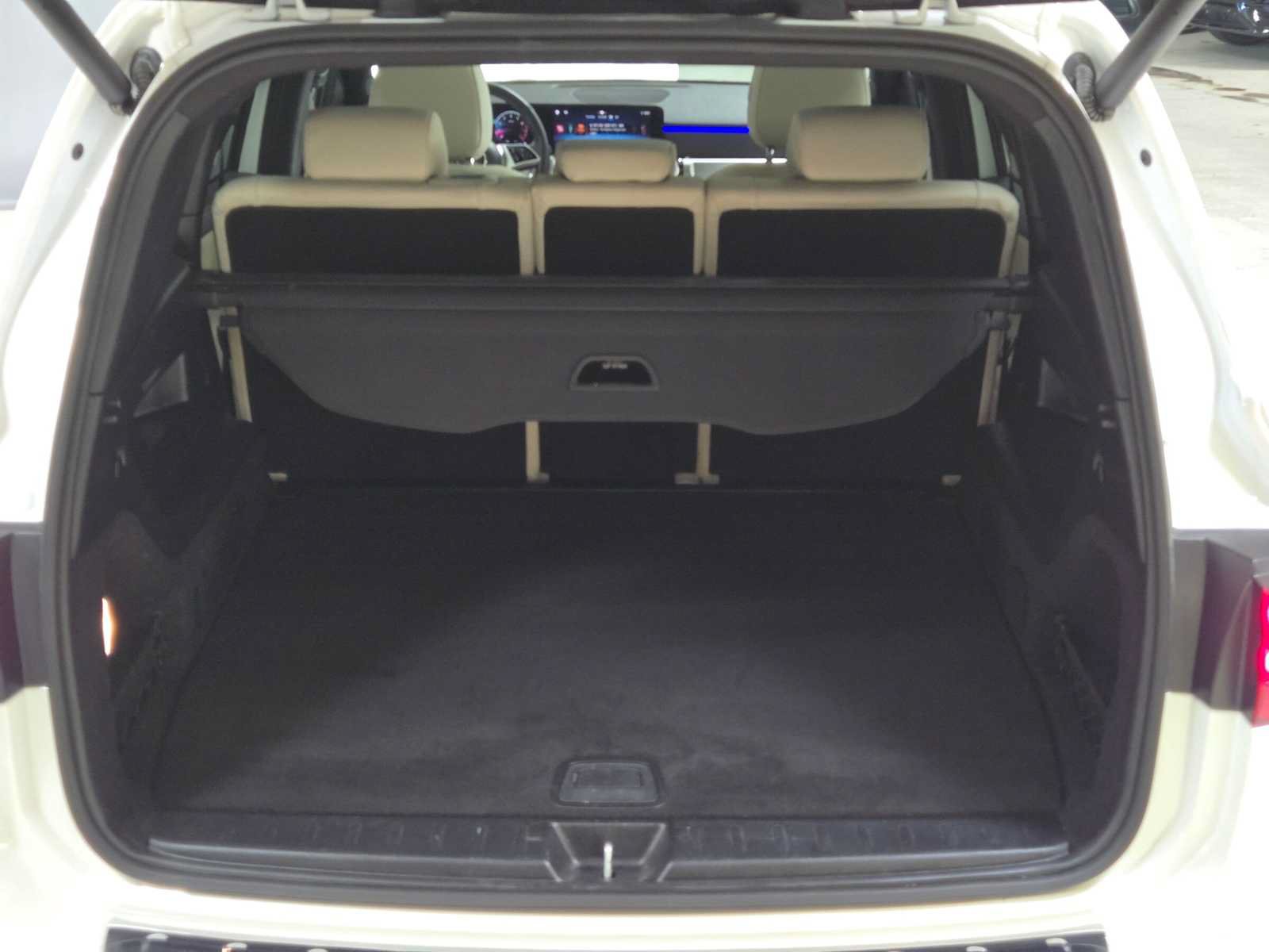Used 2024 Mercedes-Benz GLB 250 4MATIC image 14