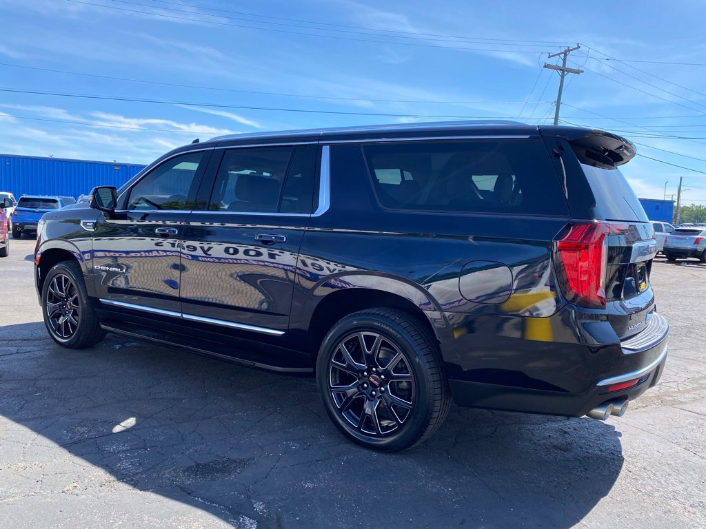 Used 2024 GMC Yukon XL Denali AWD/4WD image 6