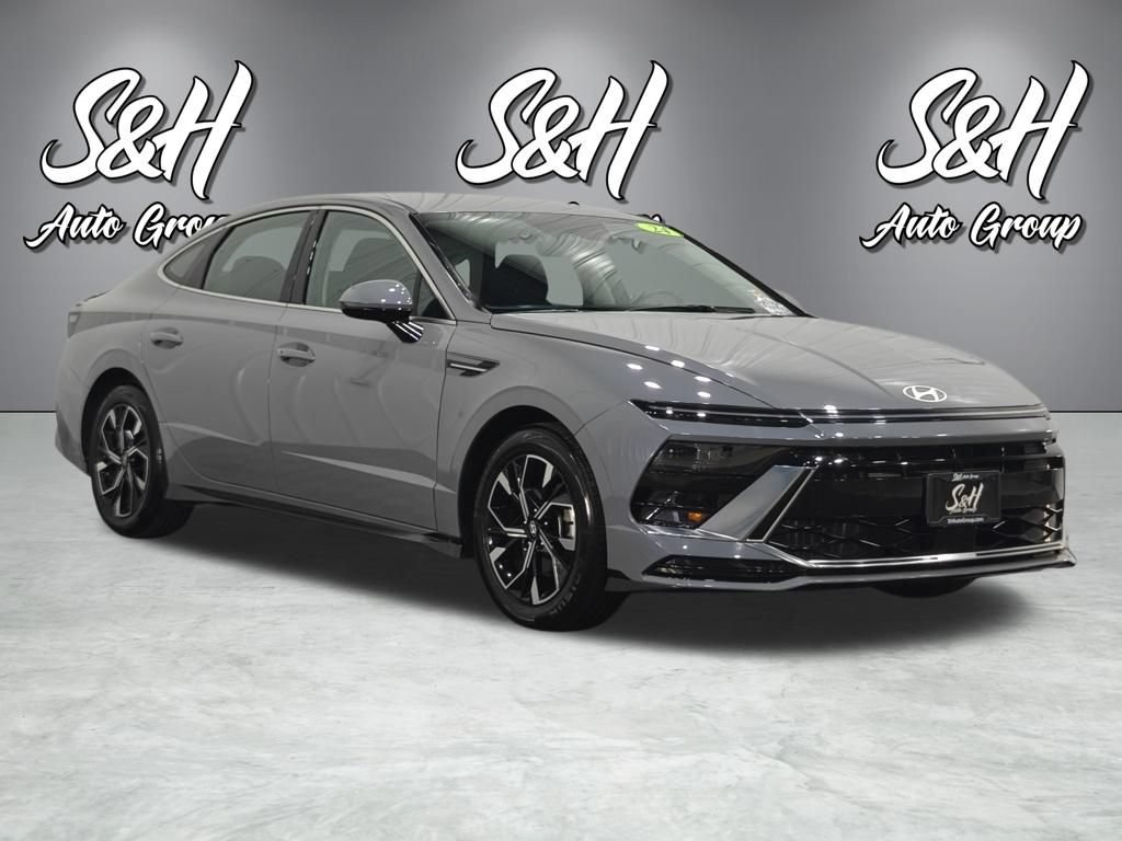 Used 2024 Hyundai Sonata SEL FWD image 2