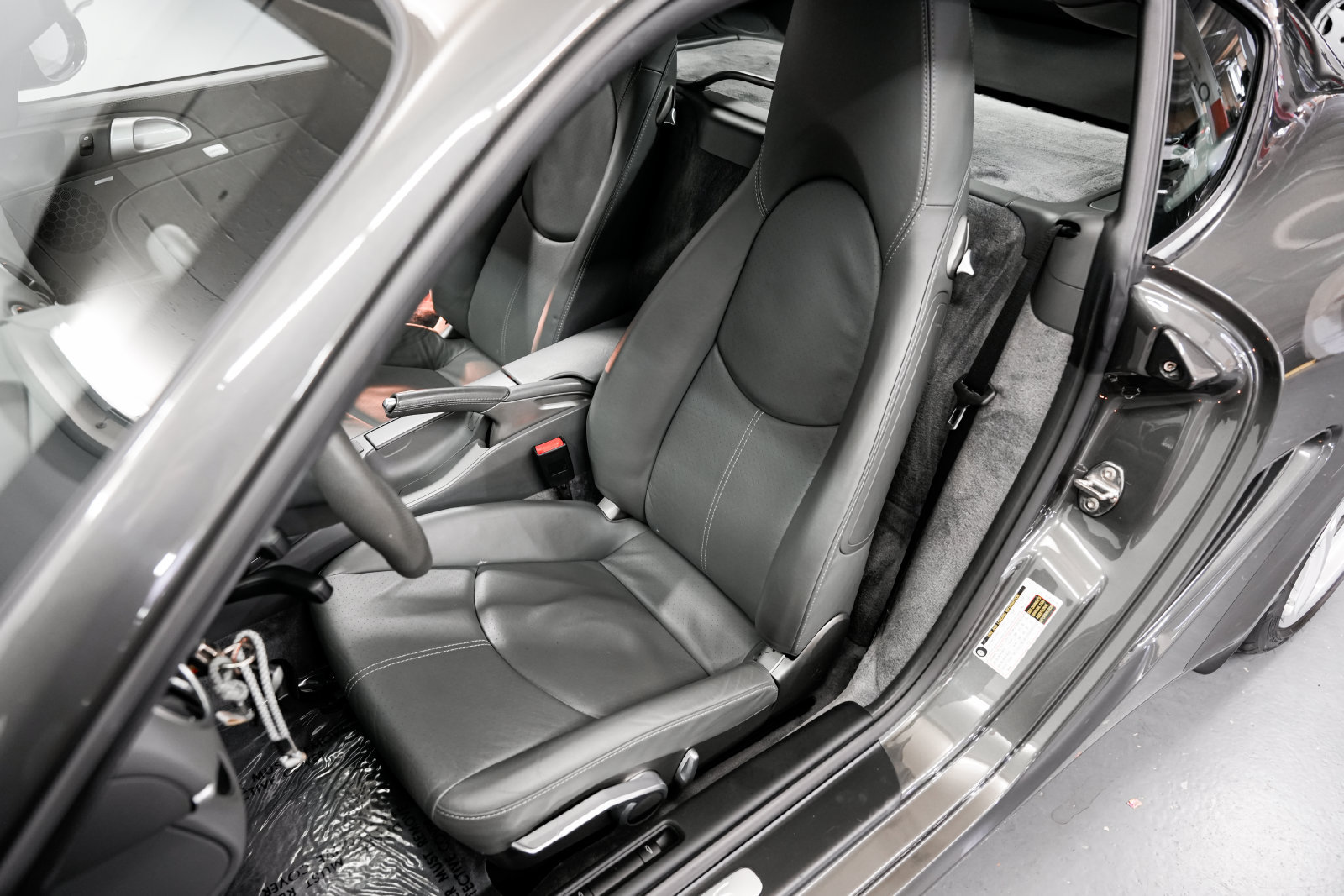 Used 2006 Porsche Cayman S RWD image 18