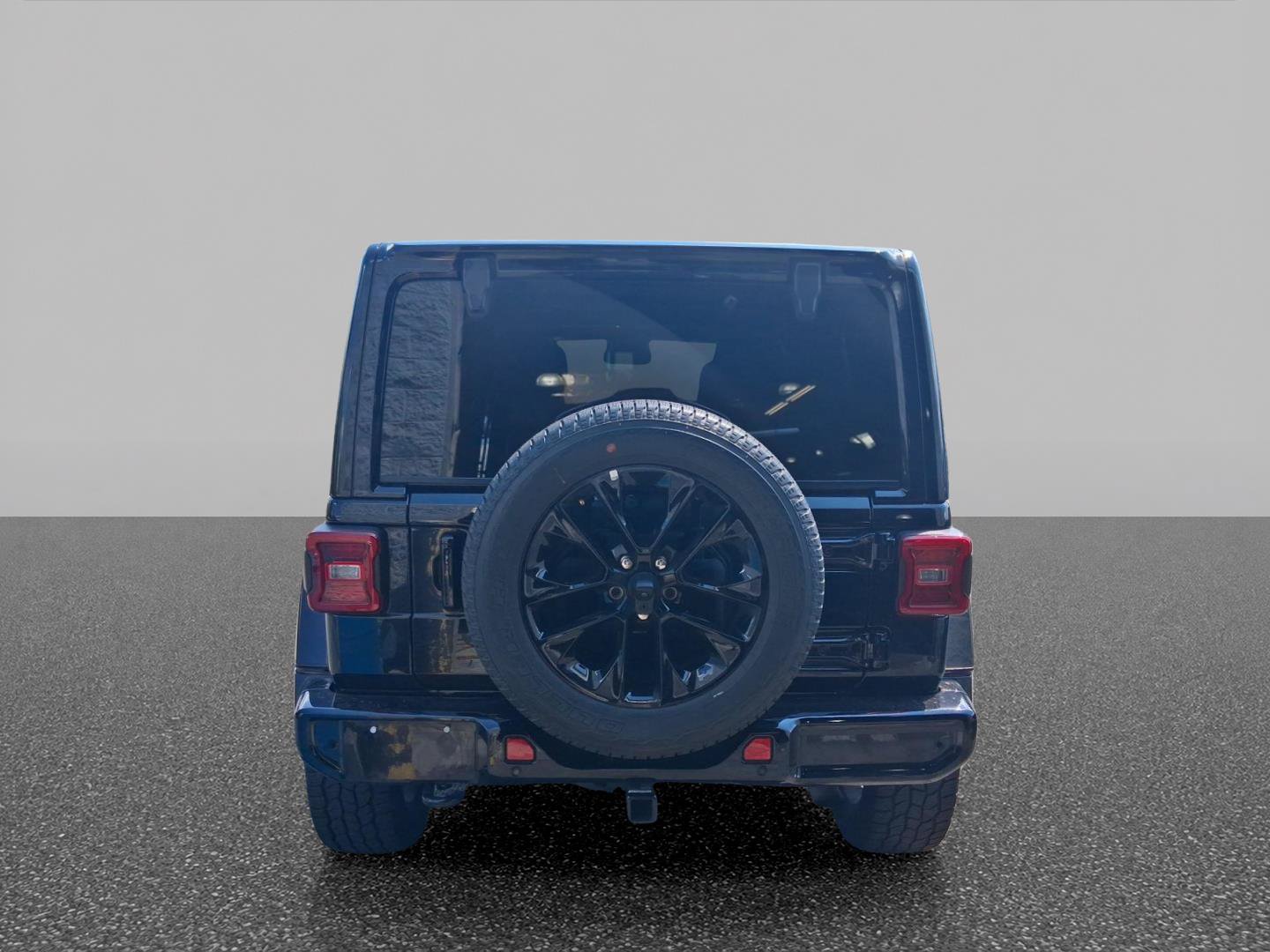 Used 2021 Jeep Wrangler Unlimited Sahara AWD/4WD image 4