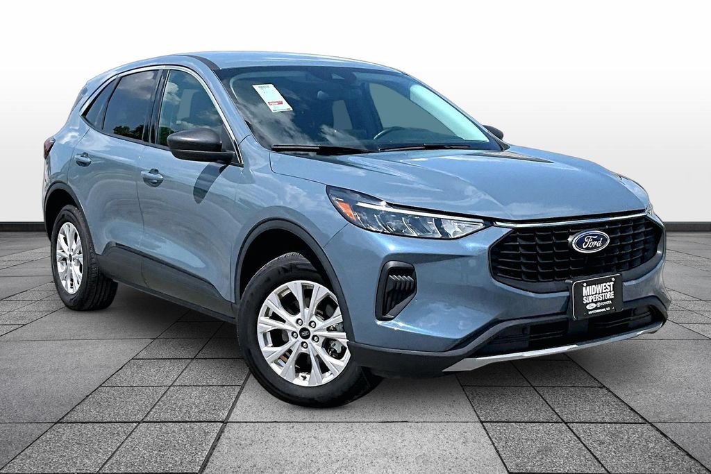 Used 2024 Ford Escape Active AWD/4WD image 2