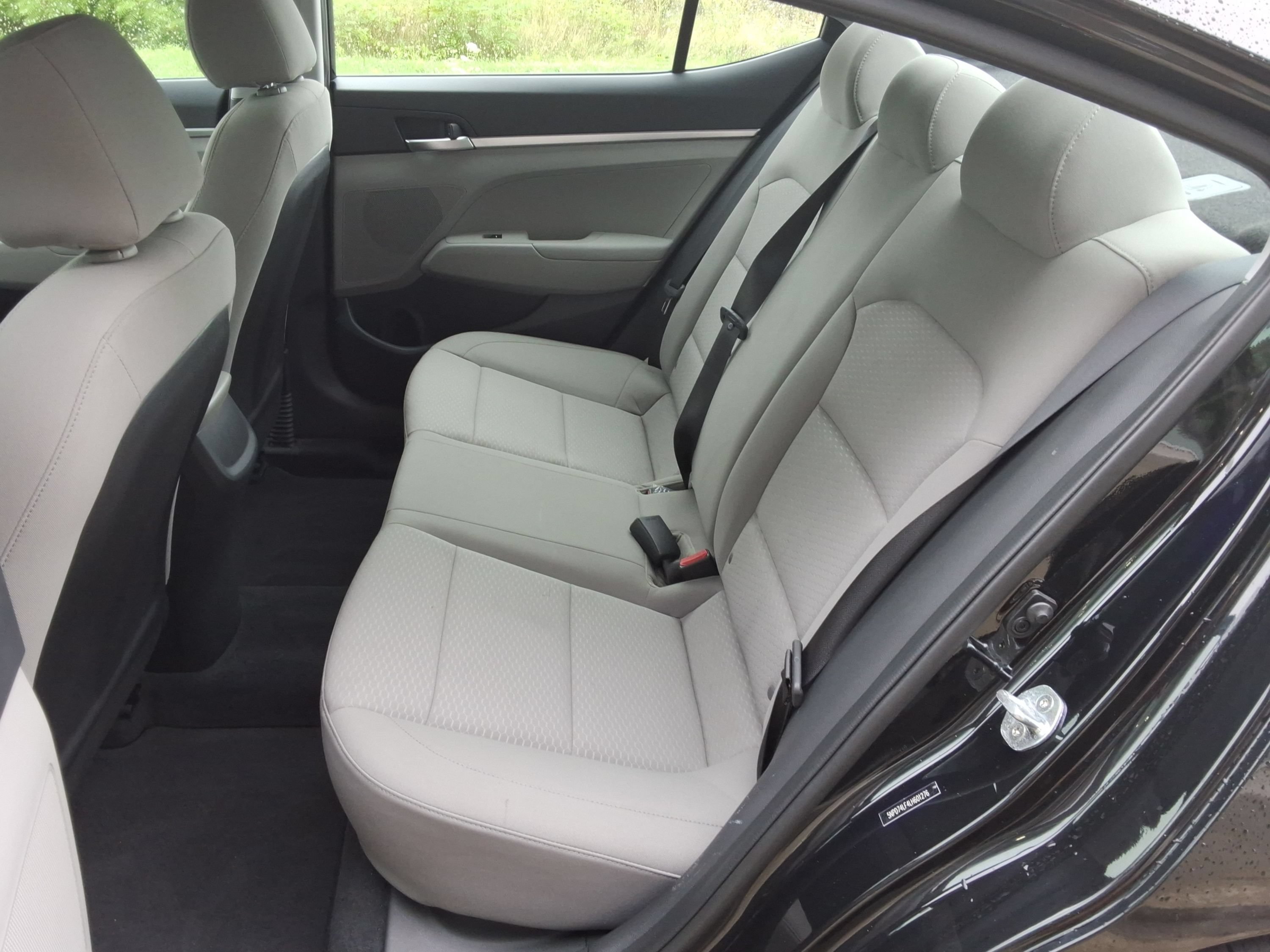 Used 2020 Hyundai Elantra SE FWD image 30