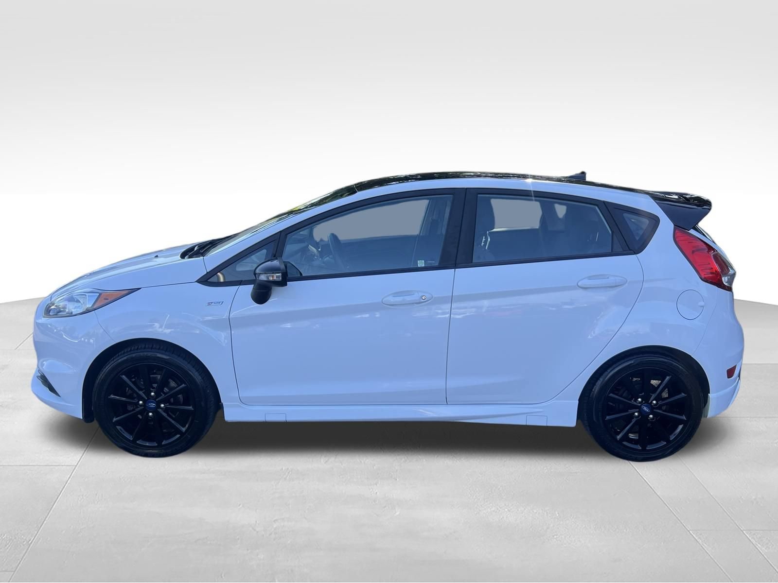 Used 2019 Ford Fiesta ST-Line w/ ST Line Cold Weather Package FWD image 2