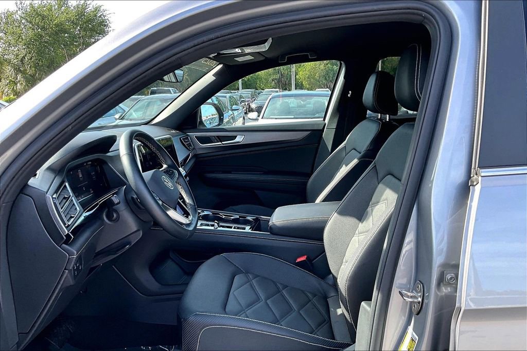 Certified 2025 Volkswagen Atlas Cross Sport SE AWD/4WD image 21