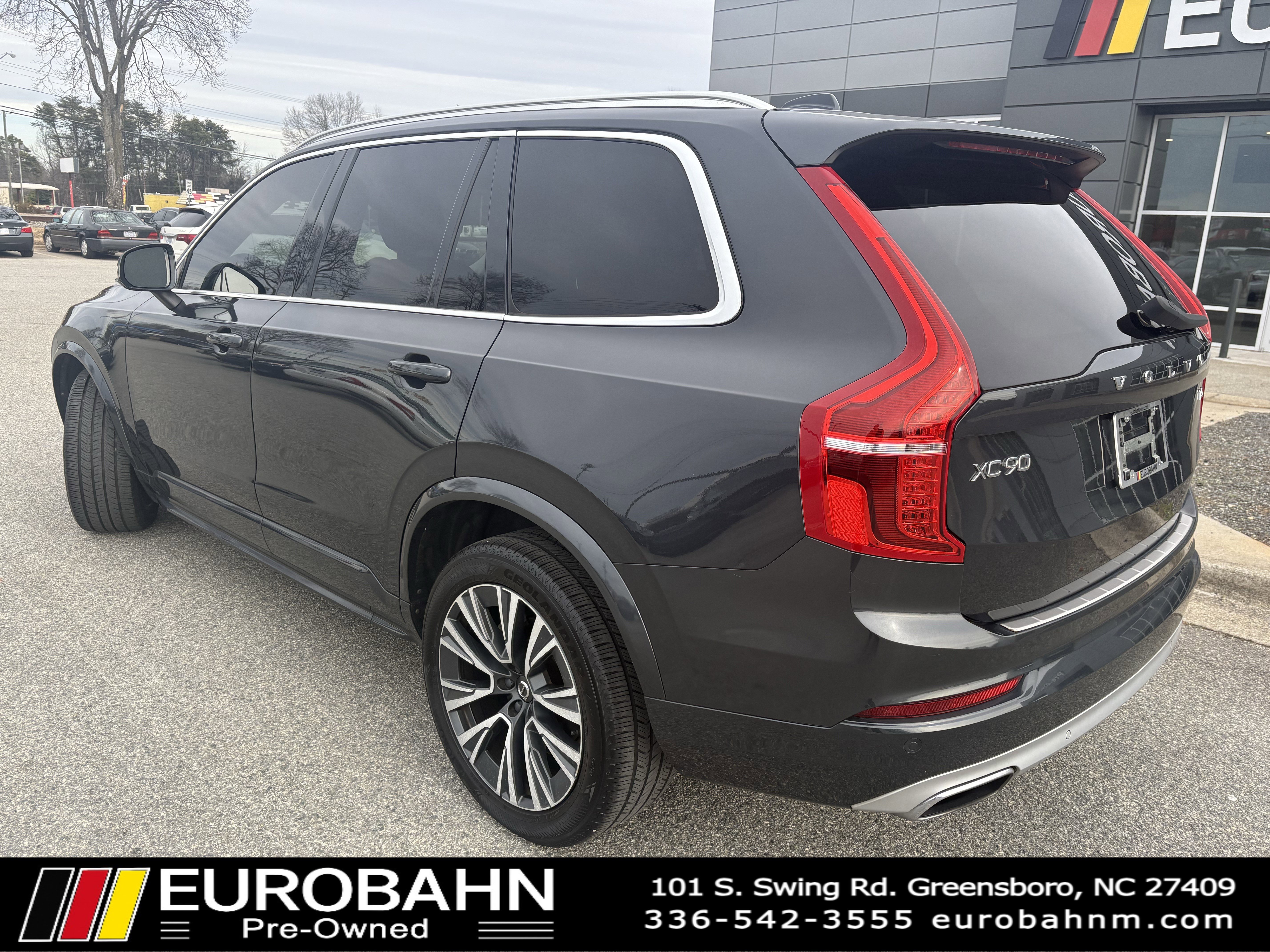 Used 2021 Volvo XC90 T5 Momentum w/ Protection Package Premier image 3