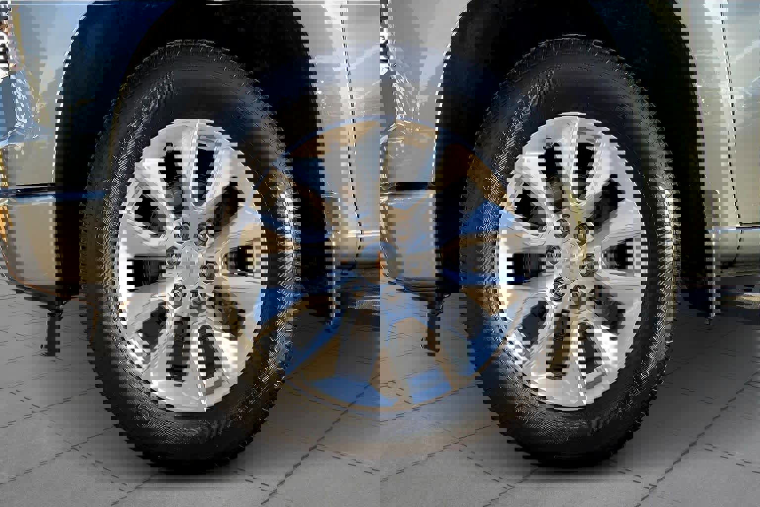 Certified 2025 Chevrolet Silverado 1500 Custom image 11