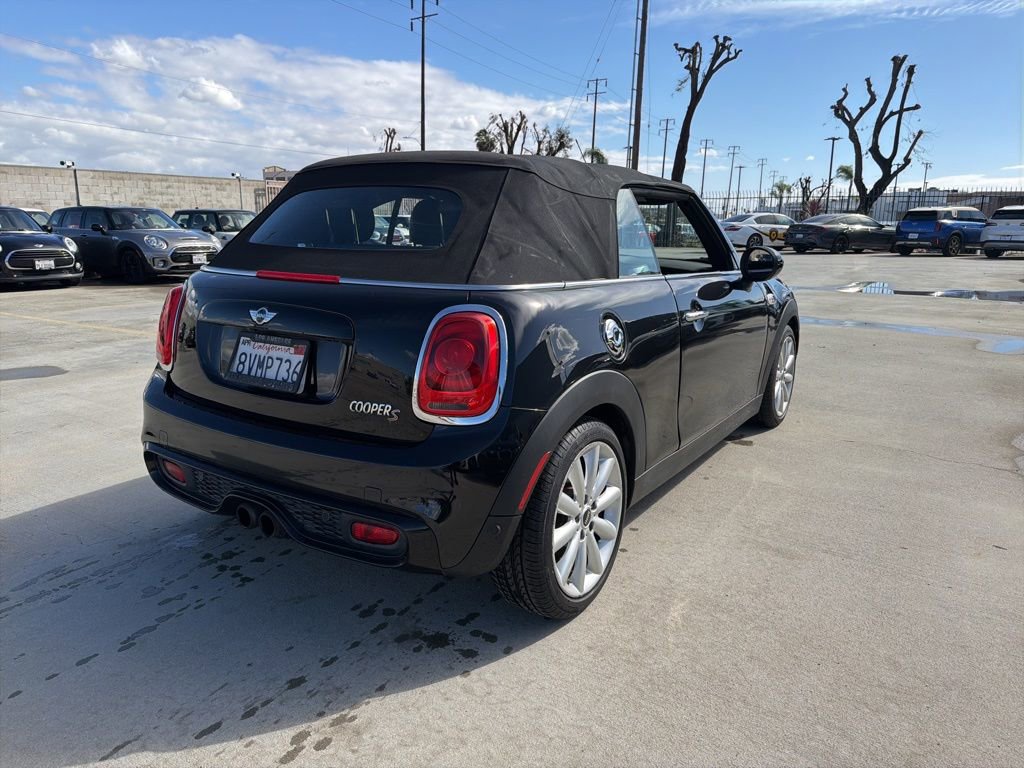 Used 2018 MINI Cooper S w/ Premium Package image 6