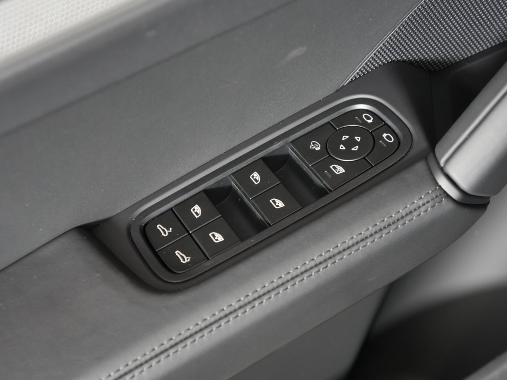 New 2026 Porsche Cayenne AWD/4WD image 16
