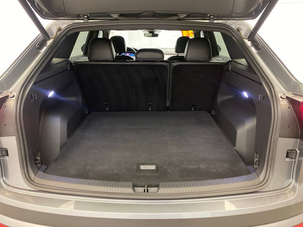Used 2024 Volkswagen Atlas Cross Sport SE AWD/4WD image 24