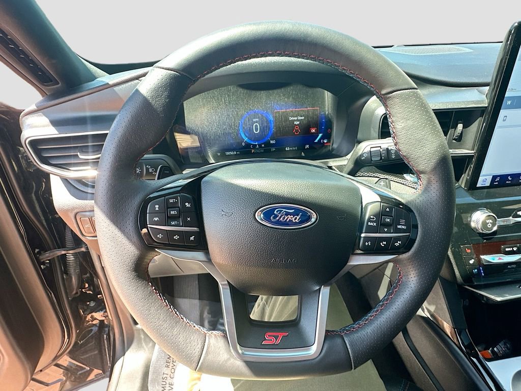 Used 2023 Ford Explorer ST w/ Equipment Group 401A image 11