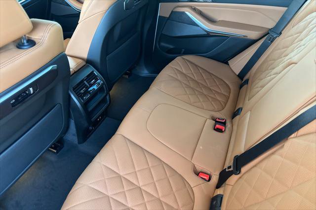 New 2026 BMW X5 xDrive50e w/ Executive Package AWD/4WD image 11