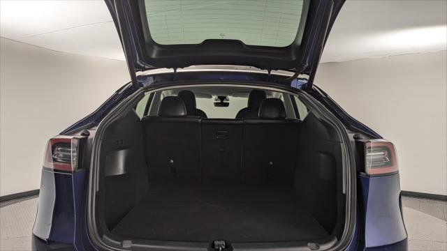 Used 2022 Tesla Model Y Long Range image 16
