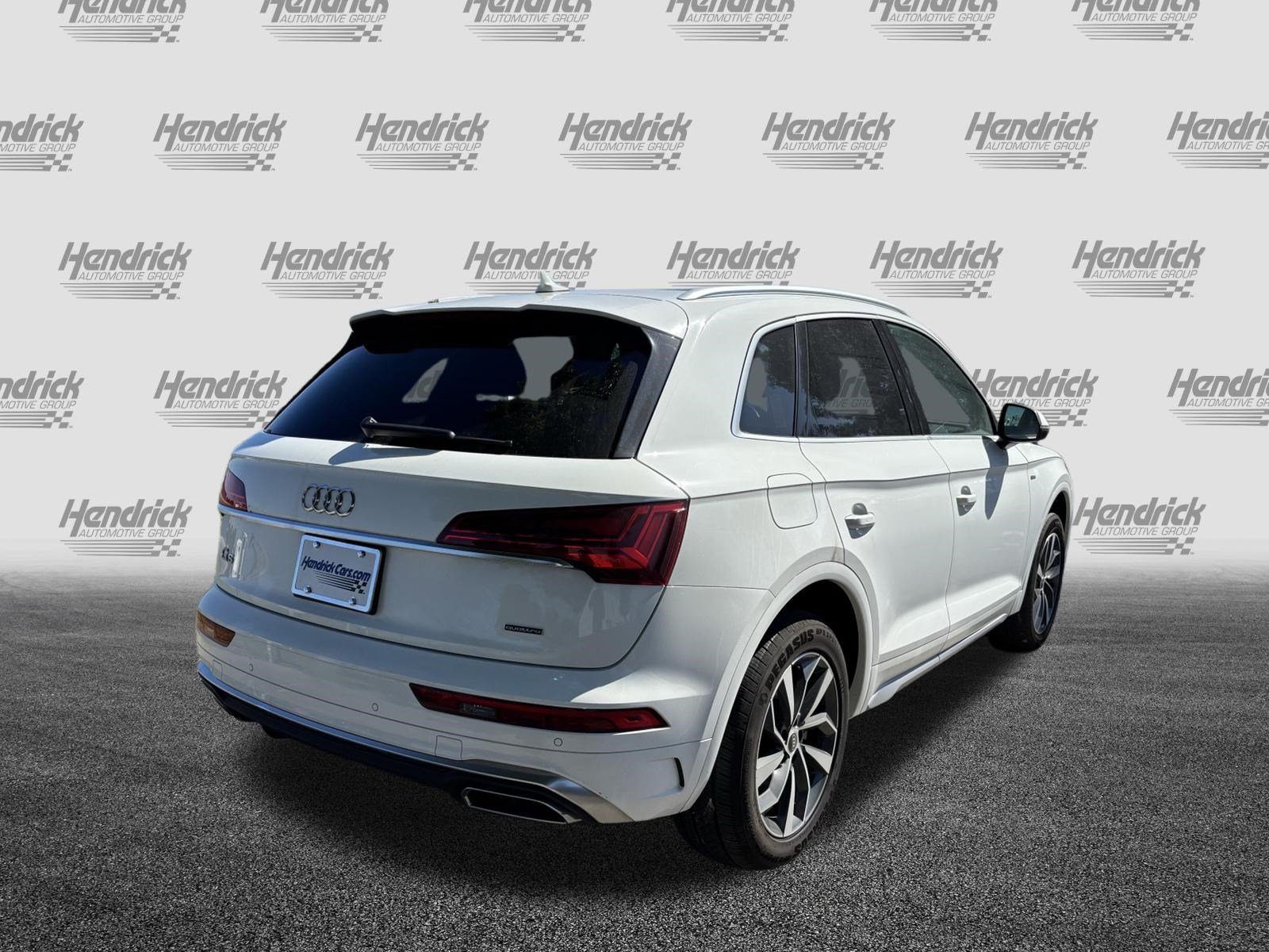 Used 2023 Audi Q5 2.0T Premium w/ Convenience Package AWD/4WD image 11