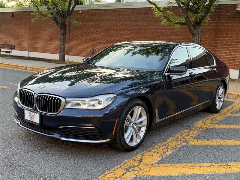 Used 2019 BMW 750i xDrive w/ Luxury Rear Seating Package AWD/4WD image 2