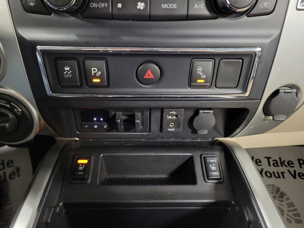 Used 2016 Nissan Titan SL image 17