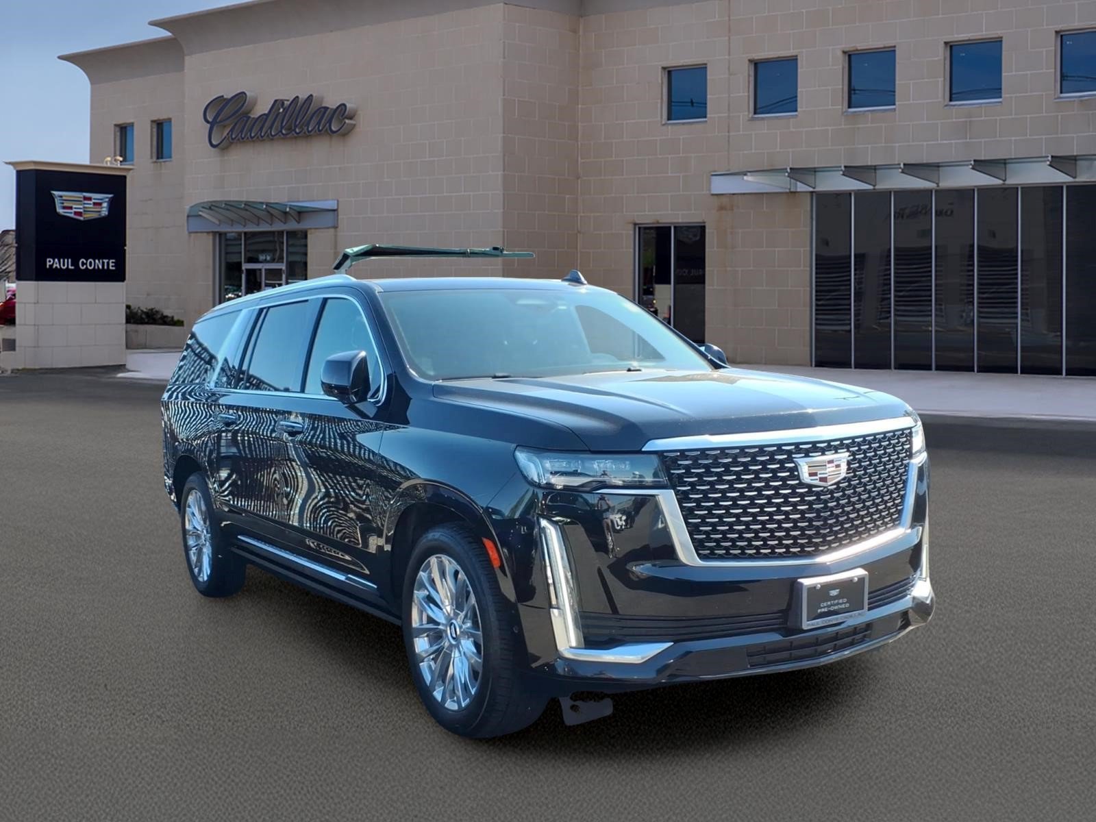 Certified 2023 Cadillac Escalade ESV Premium Luxury w/ Performance Package AWD/4WD image 3