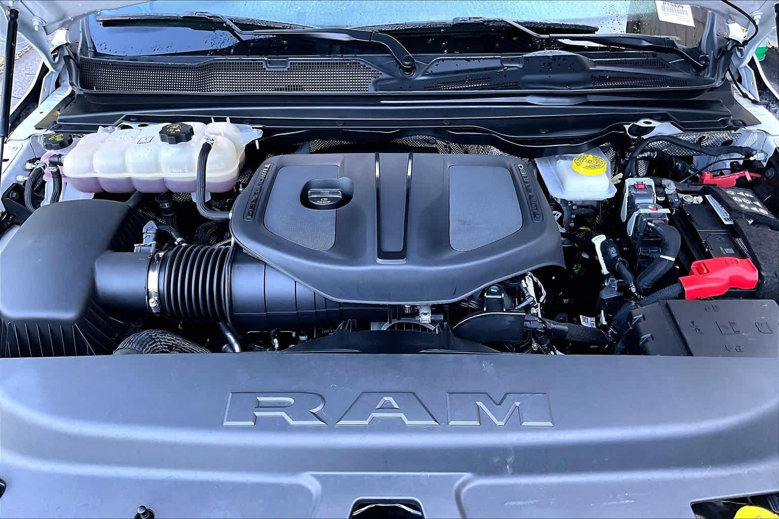 Used 2025 RAM 1500 Big Horn AWD/4WD image 32
