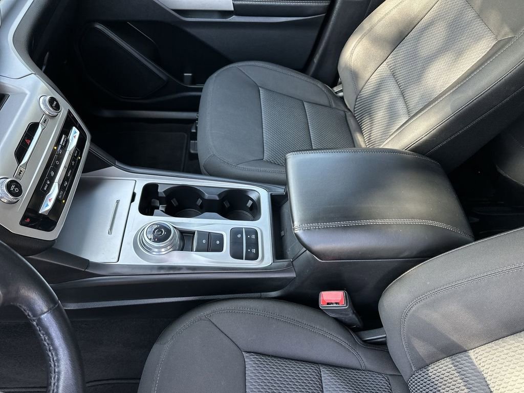 Used 2022 Ford Explorer XLT image 24
