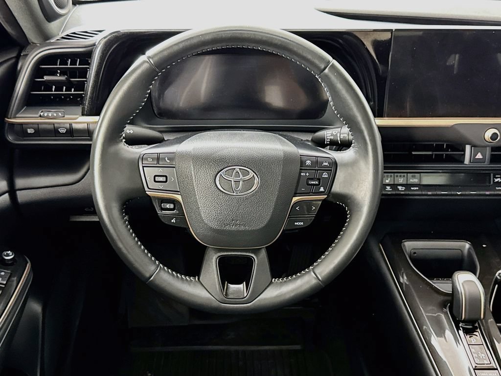 Certified 2024 Toyota Crown AWD/4WD image 4