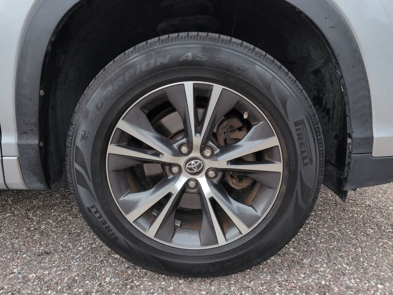 Certified 2018 Toyota Highlander LE FWD image 11