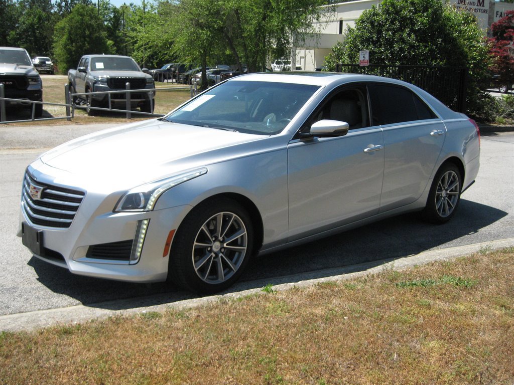 Used 2018 Cadillac CTS Luxury RWD image 3