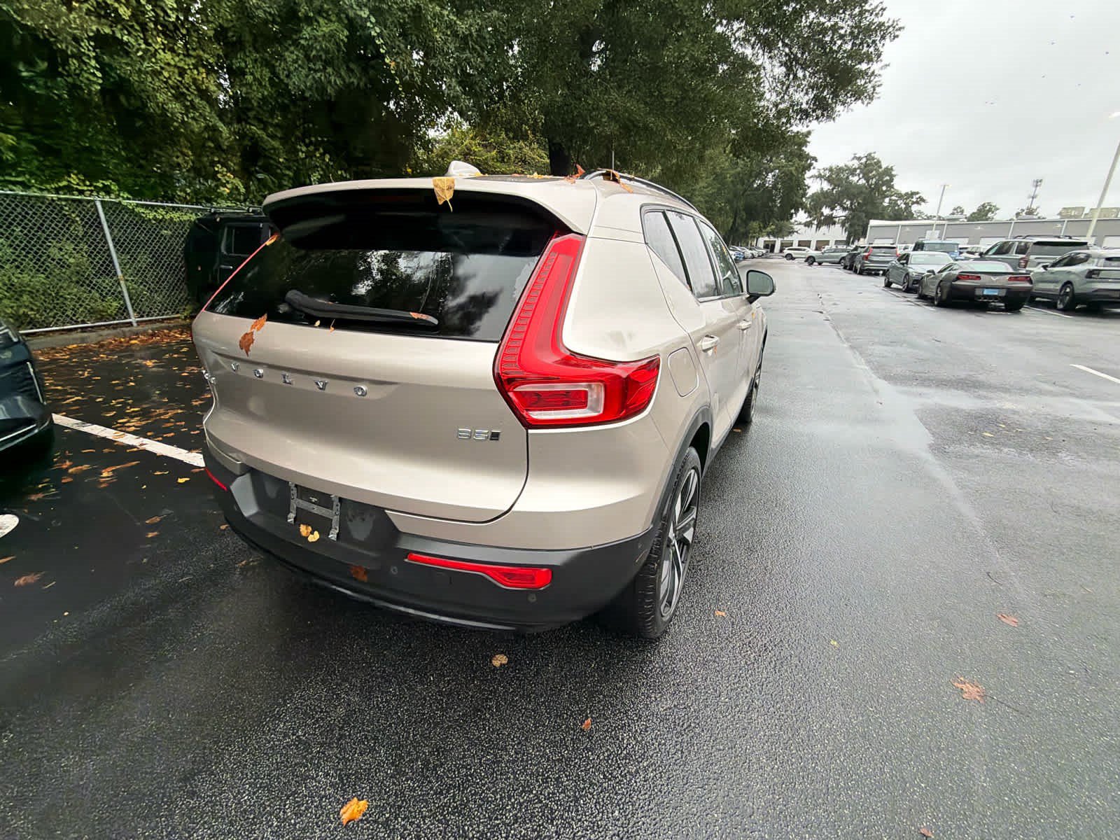 Certified 2024 Volvo XC40 B5 Plus w/ Climate Package AWD/4WD image 14
