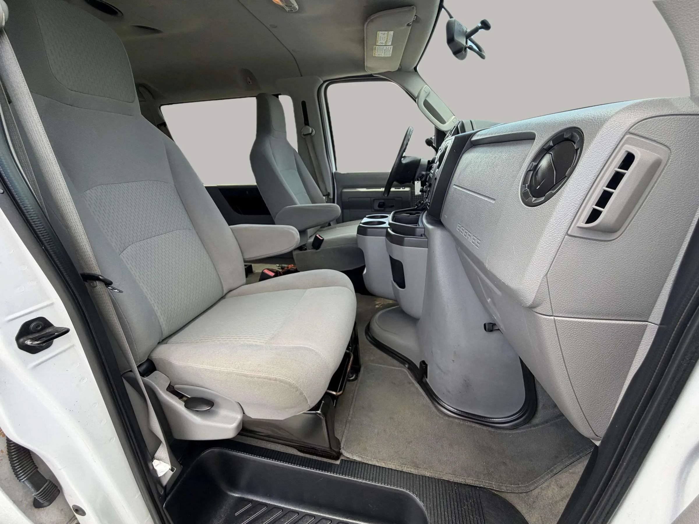Used 2012 Ford E-350 and Econoline 350 XLT RWD image 17