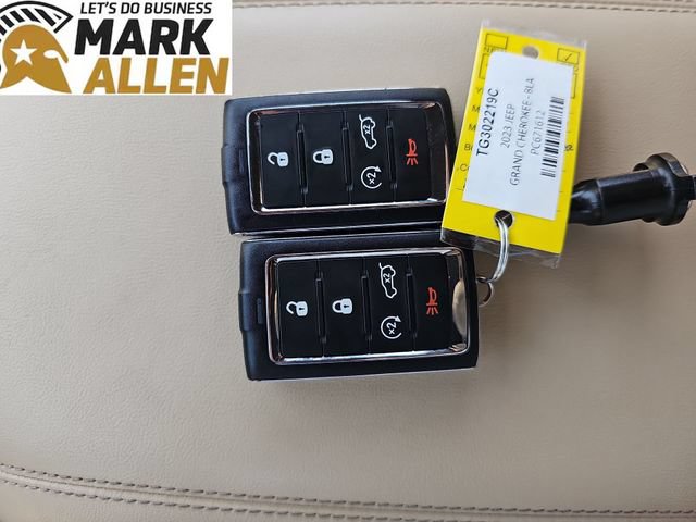 Used 2023 Jeep Grand Cherokee Limited AWD/4WD image 35