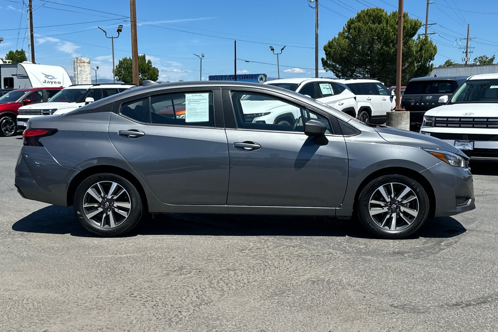Used 2025 Nissan Versa SV FWD image 3