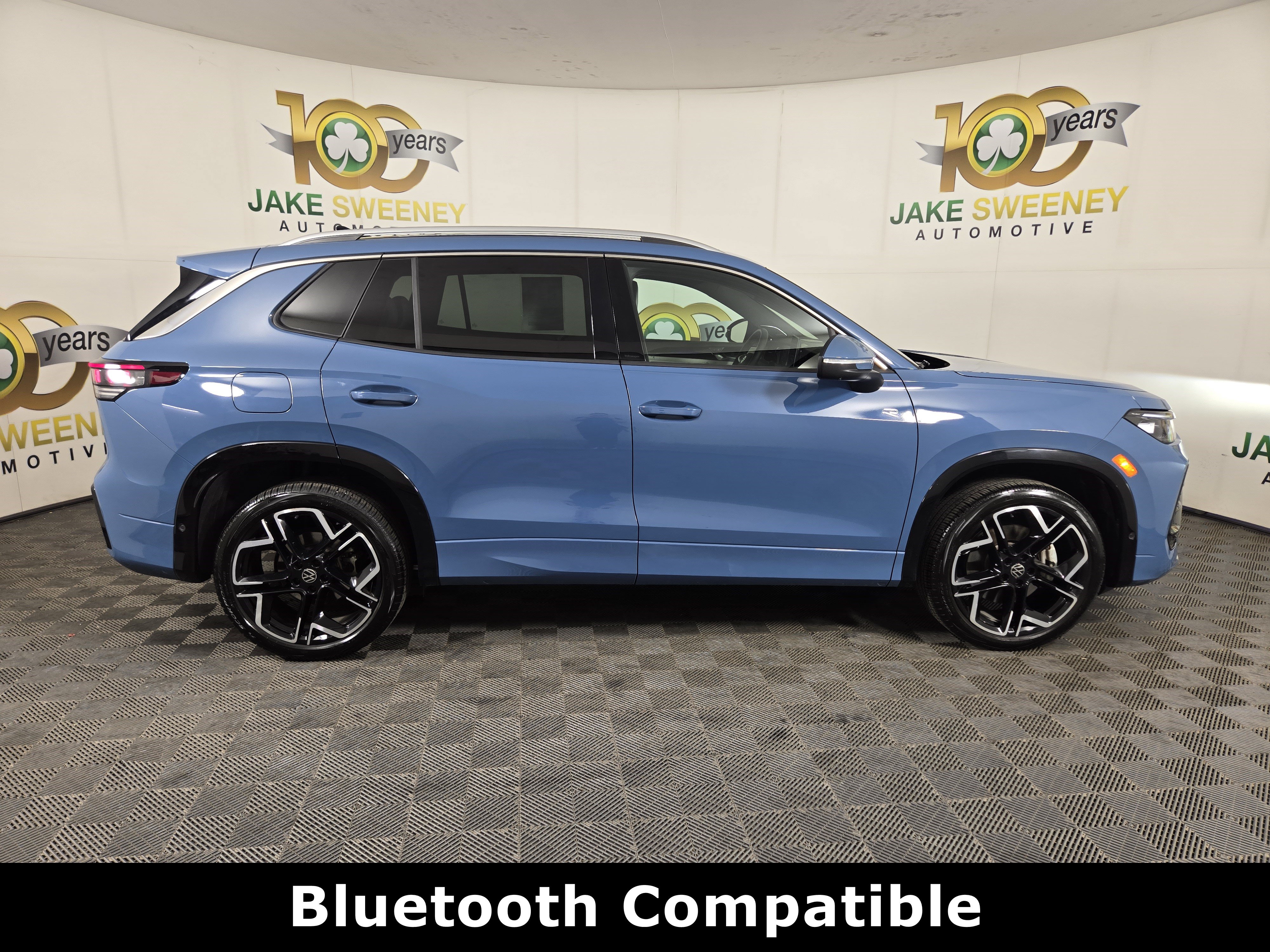 Used 2025 Volkswagen Tiguan SEL R-Line AWD/4WD image 10