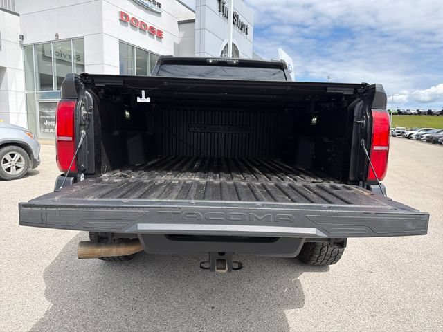 Used 2024 Toyota Tacoma SR w/ SR Upgrade Package AWD/4WD image 7