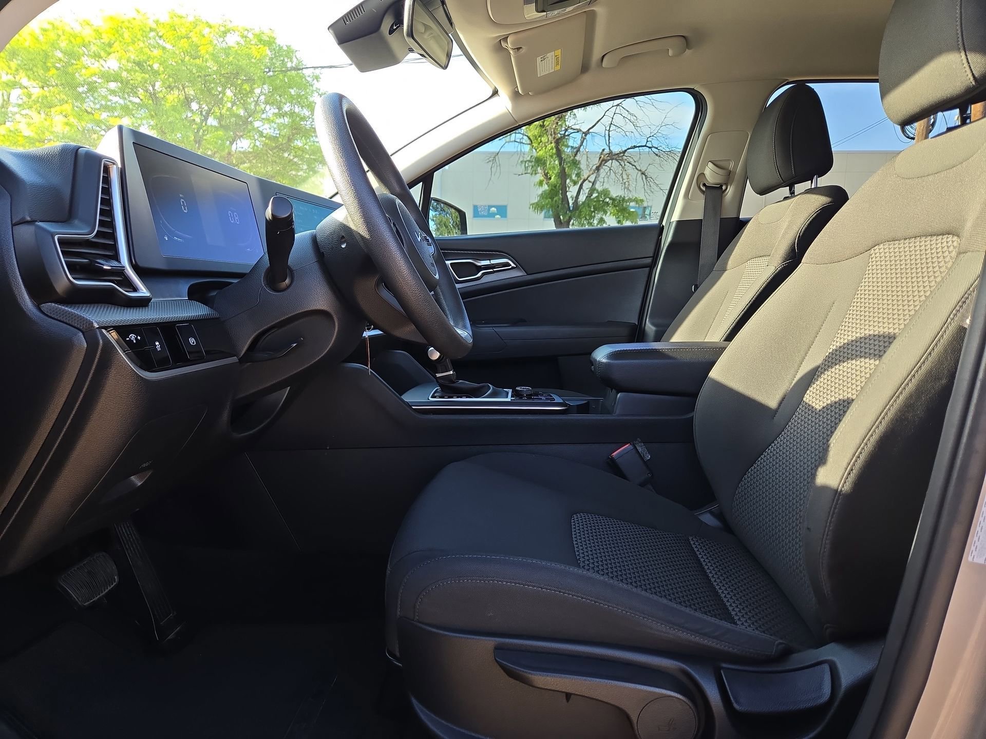 Used 2023 Kia Sportage LX image 16