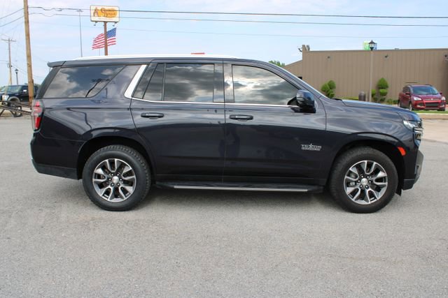Used 2022 Chevrolet Tahoe LT w/ Luxury Package RWD image 4