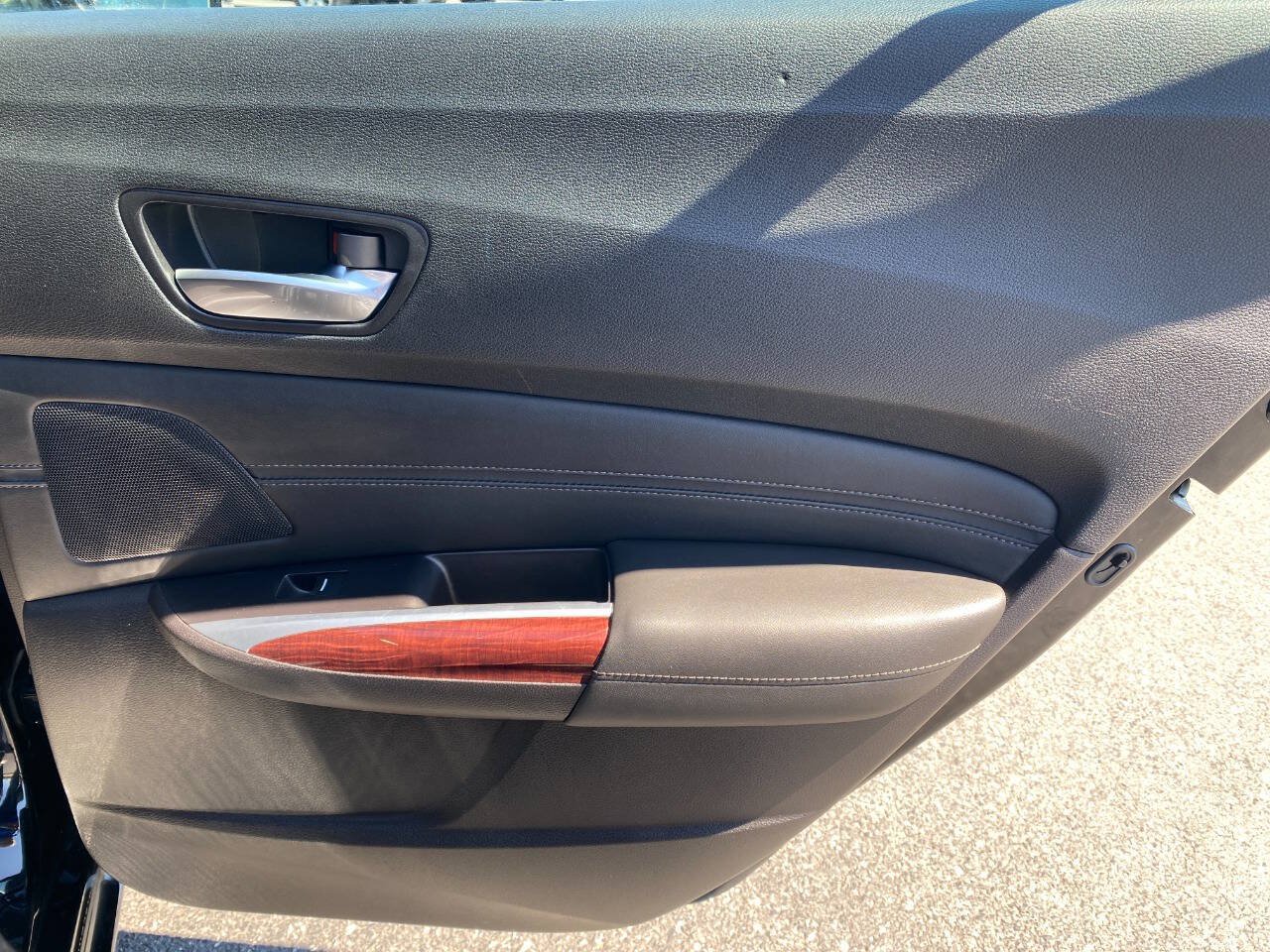Used 2015 Acura TLX w/ Technology Package FWD image 30
