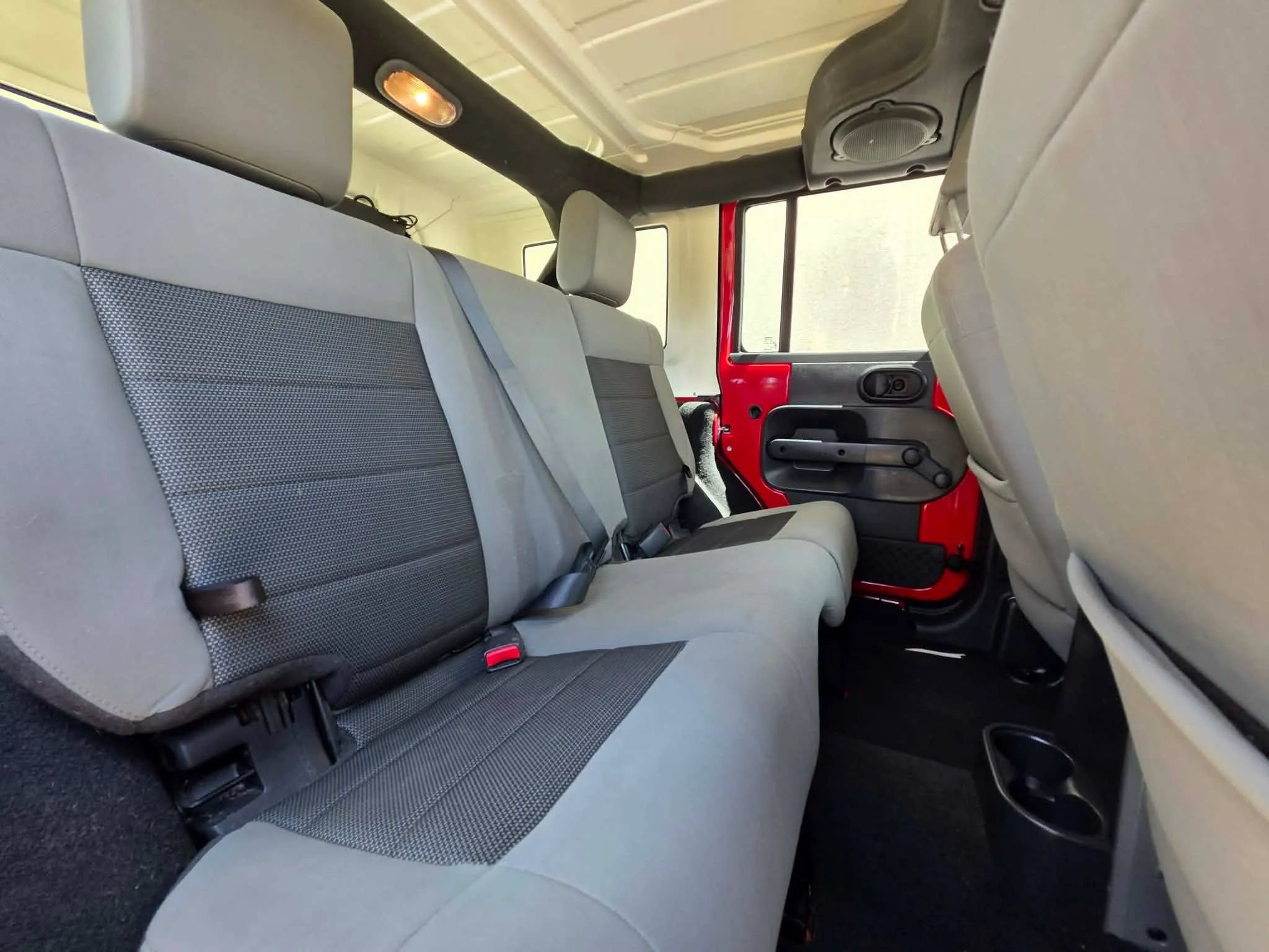 Used 2010 Jeep Wrangler Unlimited Sport AWD/4WD image 16