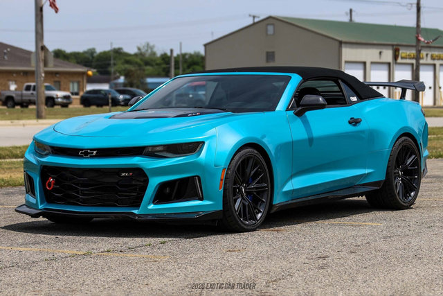 Used 2019 Chevrolet Camaro ZL1 RWD image 16