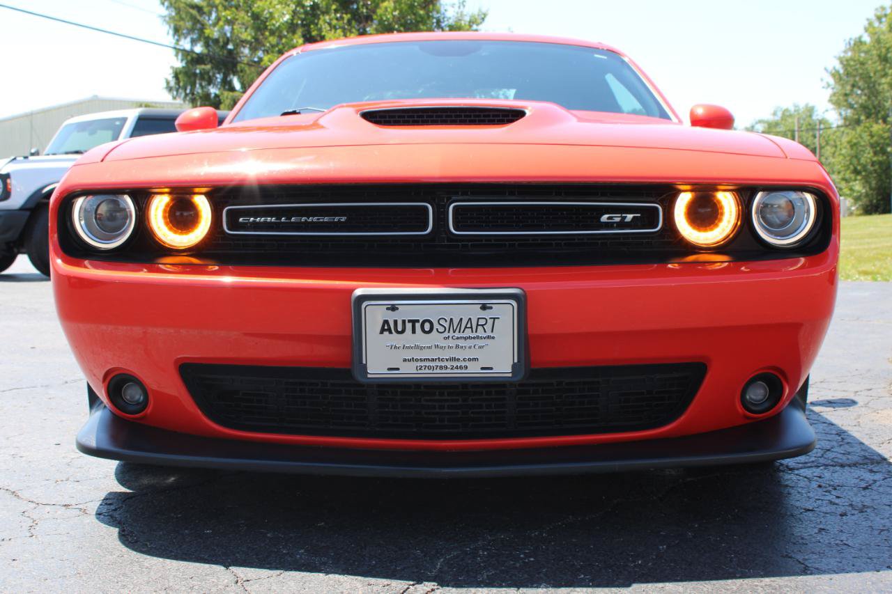 Used 2022 Dodge Challenger GT RWD image 2
