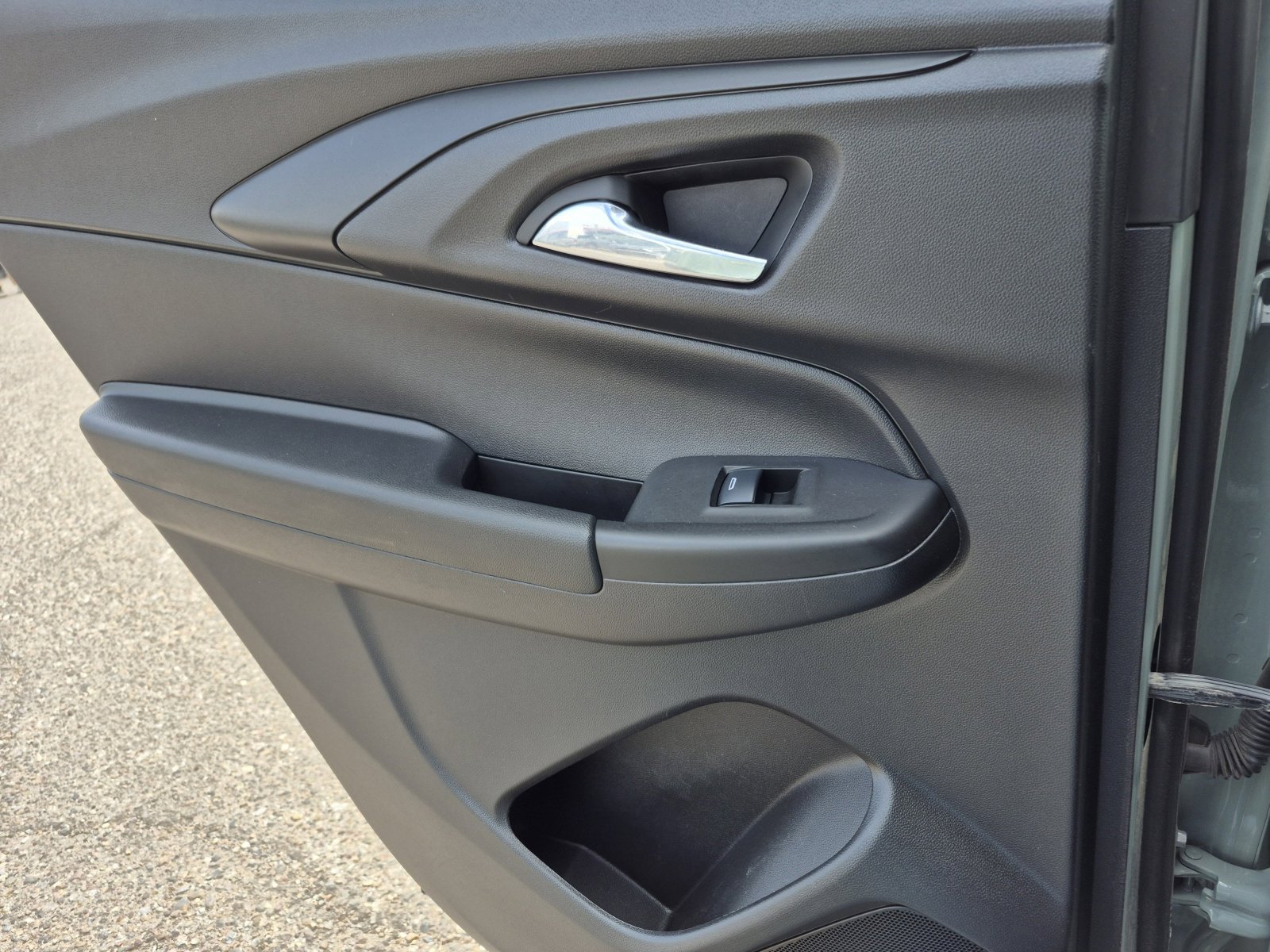 Used 2025 Chevrolet TrailBlazer LS w/ LS Convenience Package FWD image 19