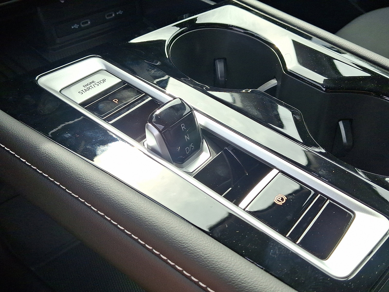 New 2026 Volkswagen Atlas SE image 11