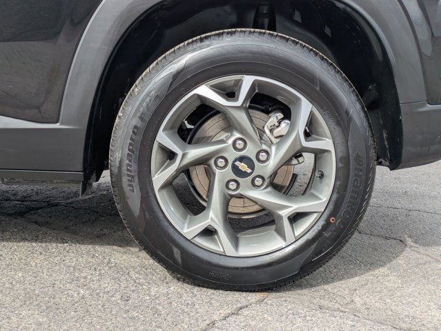 Used 2025 Chevrolet Trax LT image 27