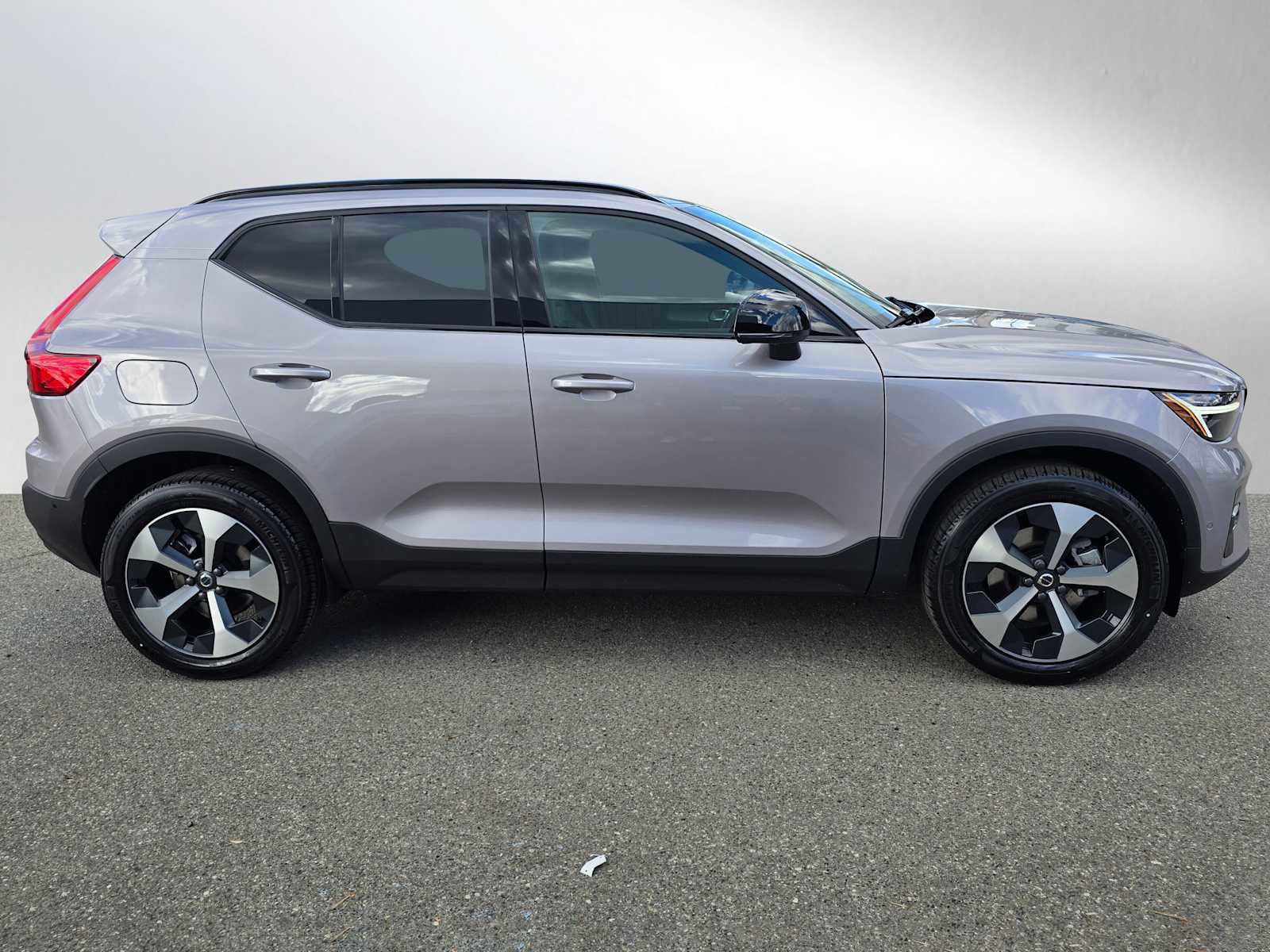 New 2026 Volvo XC40 B5 Plus w/ Protection Package Premier image 2