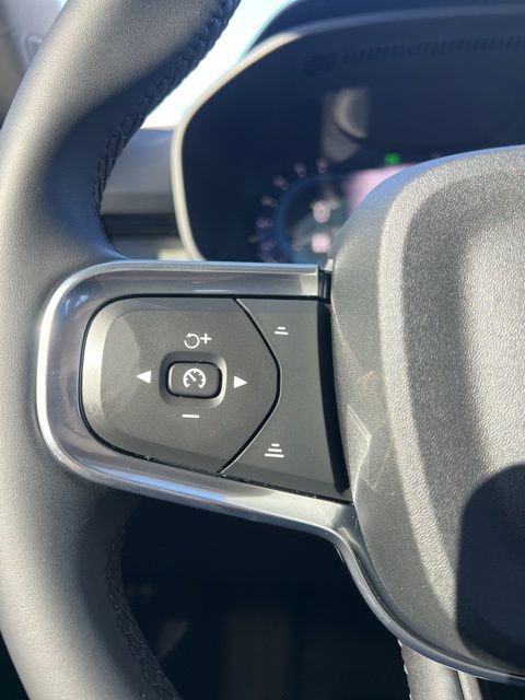 New 2025 Volvo XC40 B5 Core w/ Protection Package Premier image 14