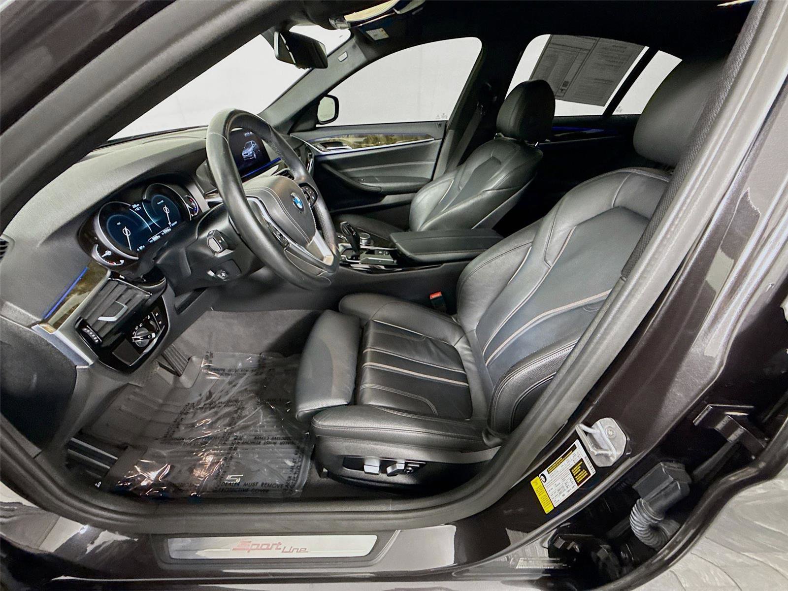 Used 2019 BMW 540i w/ Convenience Package RWD image 2
