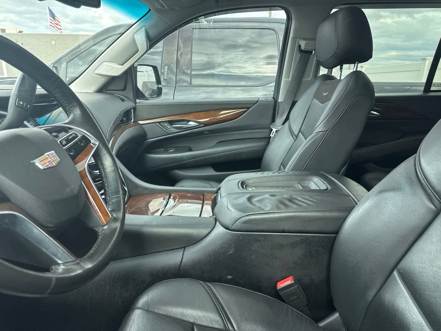 Used 2016 Cadillac Escalade Luxury AWD/4WD image 31