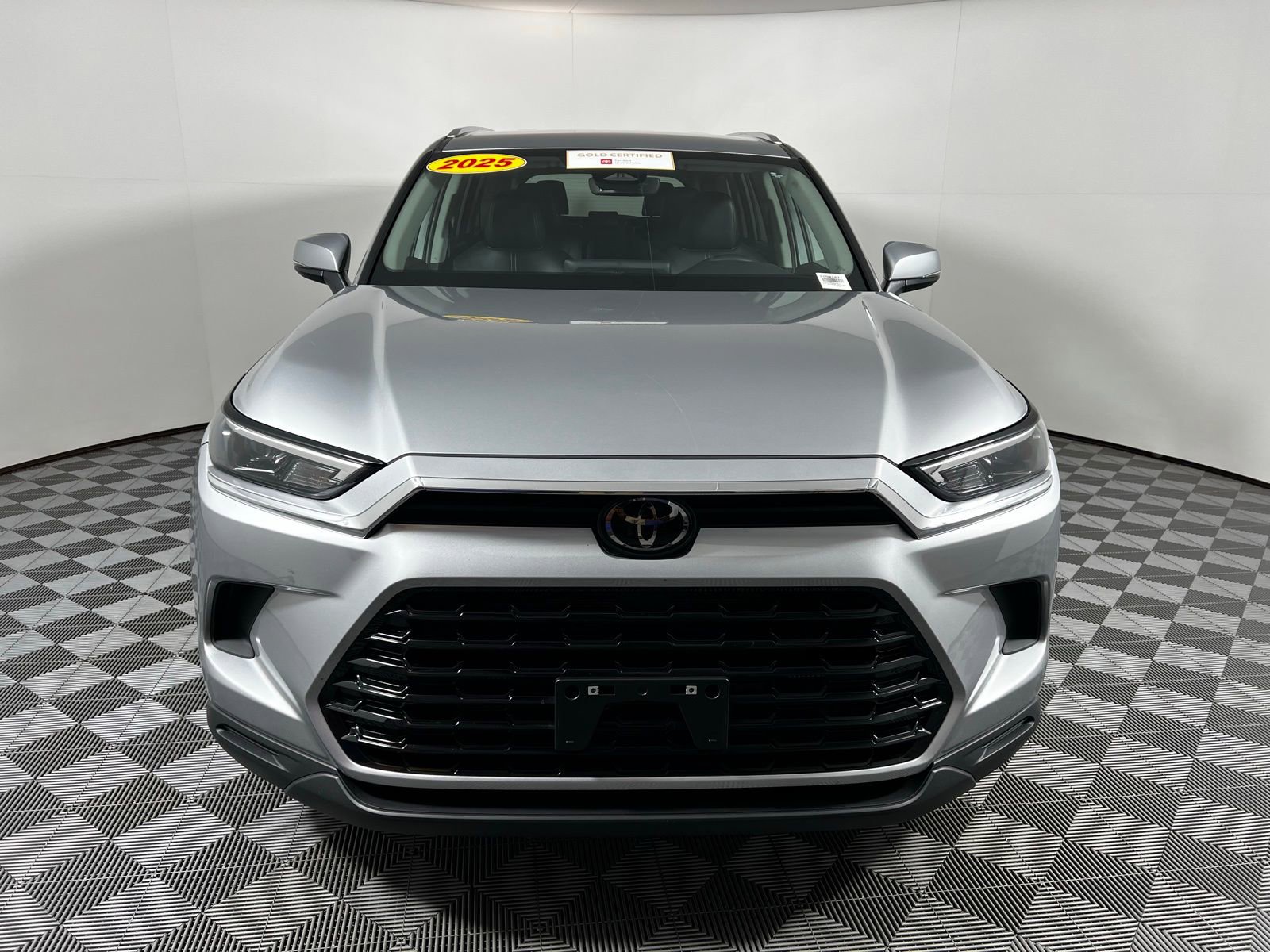 Certified 2025 Toyota Grand Highlander AWD image 2