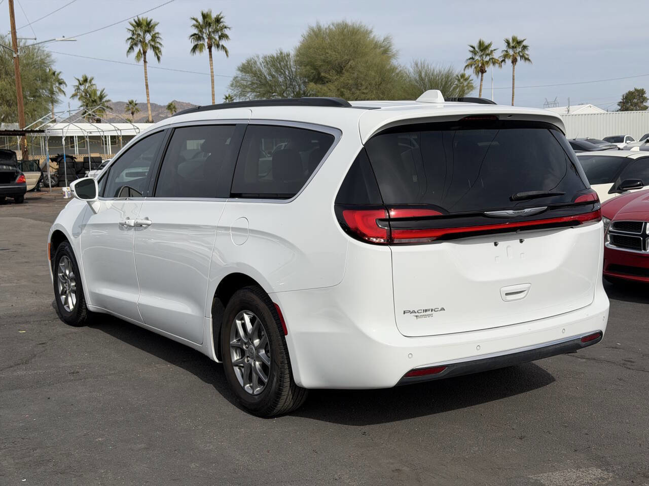 Used 2021 Chrysler Pacifica Touring image 5