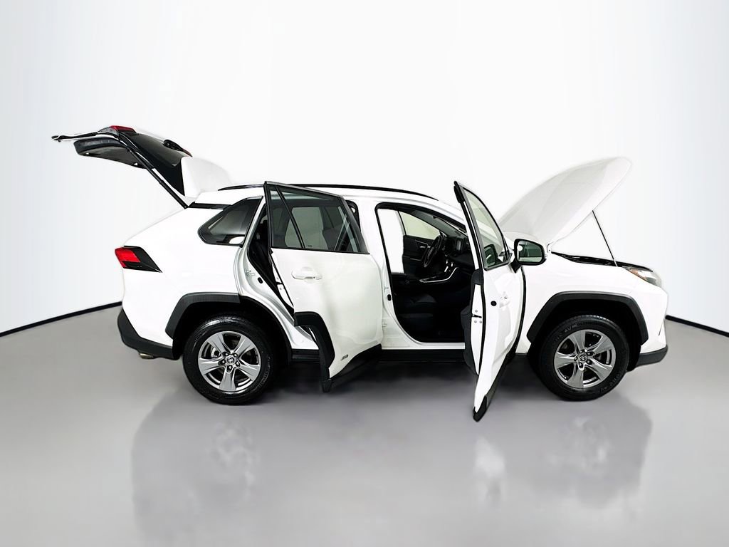Used 2022 Toyota RAV4 XLE w/ Convenience Package image 29